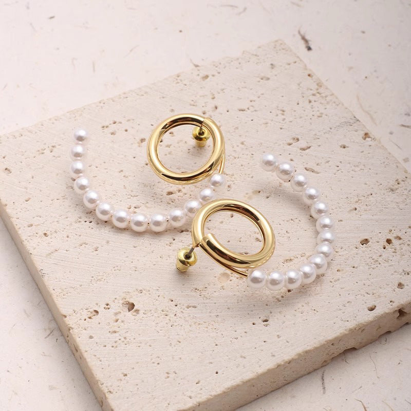 new features, unique features, small design, mechanical design, steel, metal, U-shaped ears.