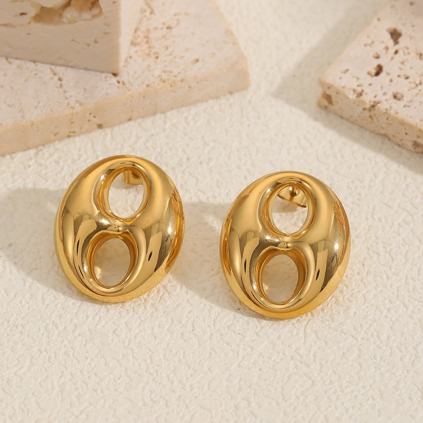 Boar Nose Personality Small Fragrance Wind Hole Earrings European Beauty Luxury High Quality Female 18K Earrings