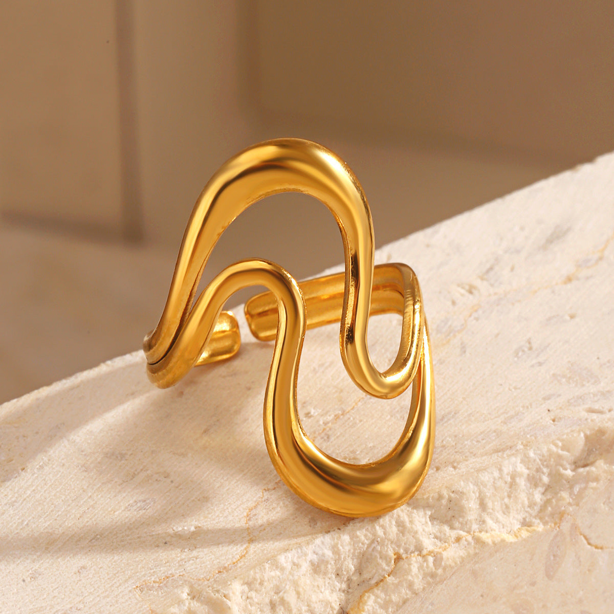 Anello aperto geometrico cavo in acciaio inossidabile placcato in oro 18 carati, semplice accessorio estivo per le mani