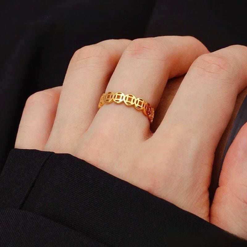 Money string ring, titanium steel band, female fashion accessory, personalized, wealth-attracting, copper coin, plenty of money coins.