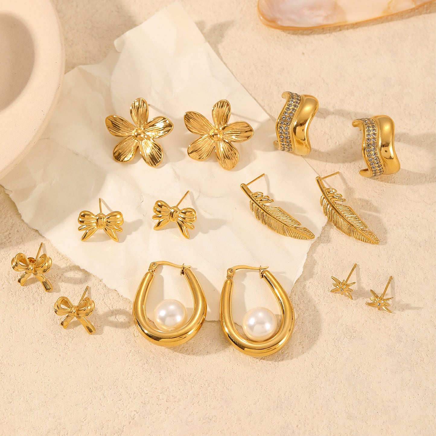 European and American exaggerated high-end geometric design retro fashion earrings for women love hollow grid twisted line earrings