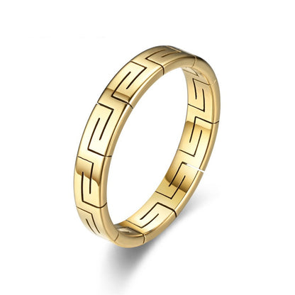 Steel ring for women, colorfast, ins-pyramid pattern, minimalistic, niche light luxury stainless steel ring.