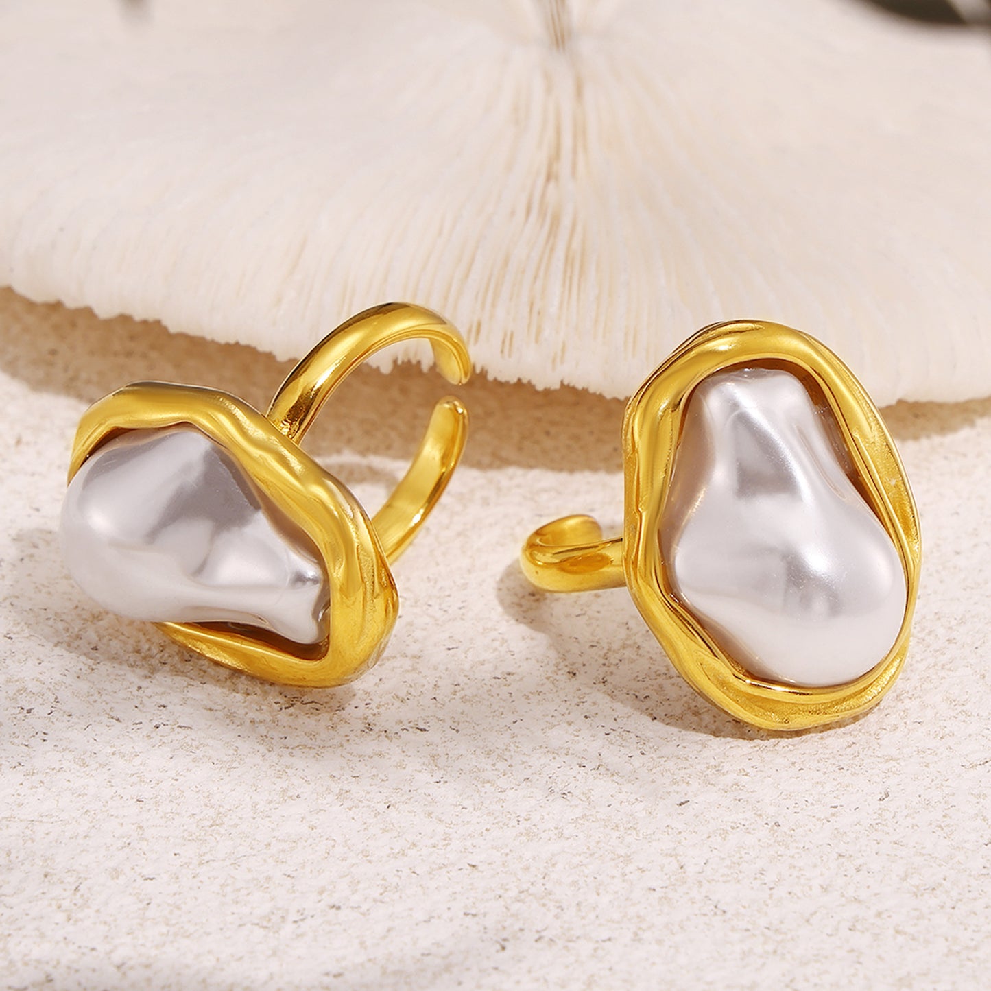 Special-shaped imitation pearl light luxury ring rings high-grade titanium steel non-fading ring