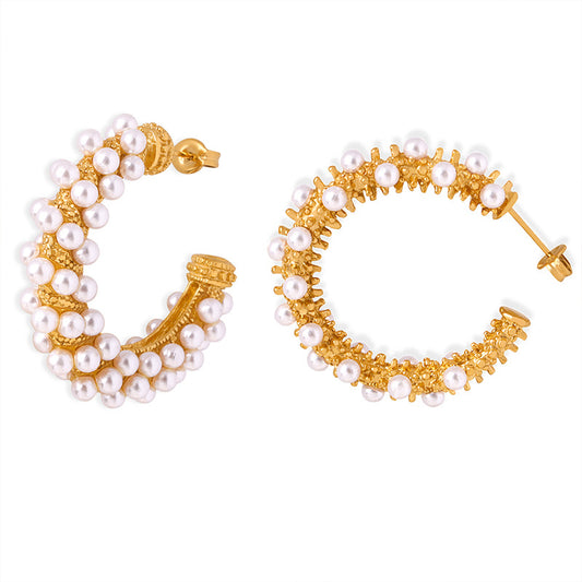 Fashionable commuting, simple and versatile, elegant and light luxury style C-shaped earrings inlaid with high-gloss shell beads texture design earrings